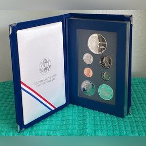 1993 United States Mint Prestige Set - Collectible Coin Set